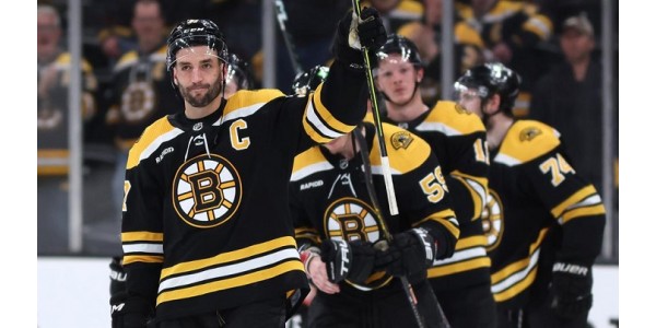 Les Bruins de Boston remportent trois meilleurs prix personnels
